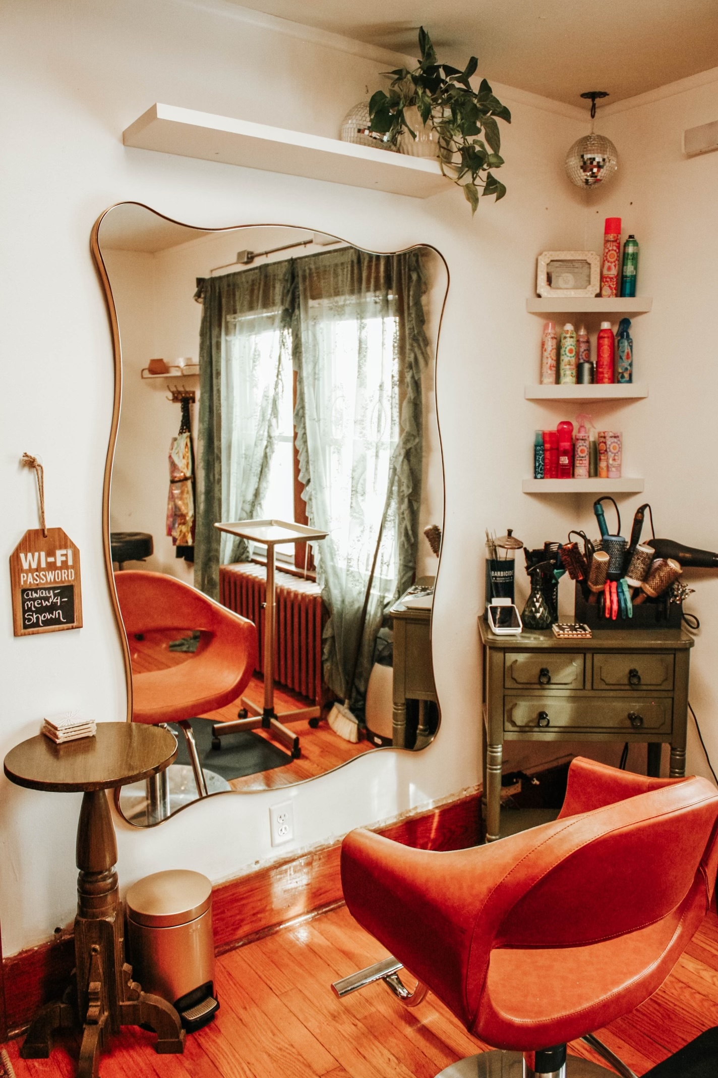 salon-suites-latham-loudonville-hair-salon-chair